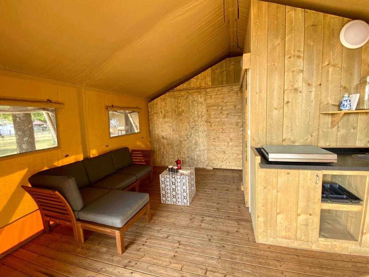 Camping La Kahute - Tente Lodge Au Coeur De La Foret Carcans Esterno foto