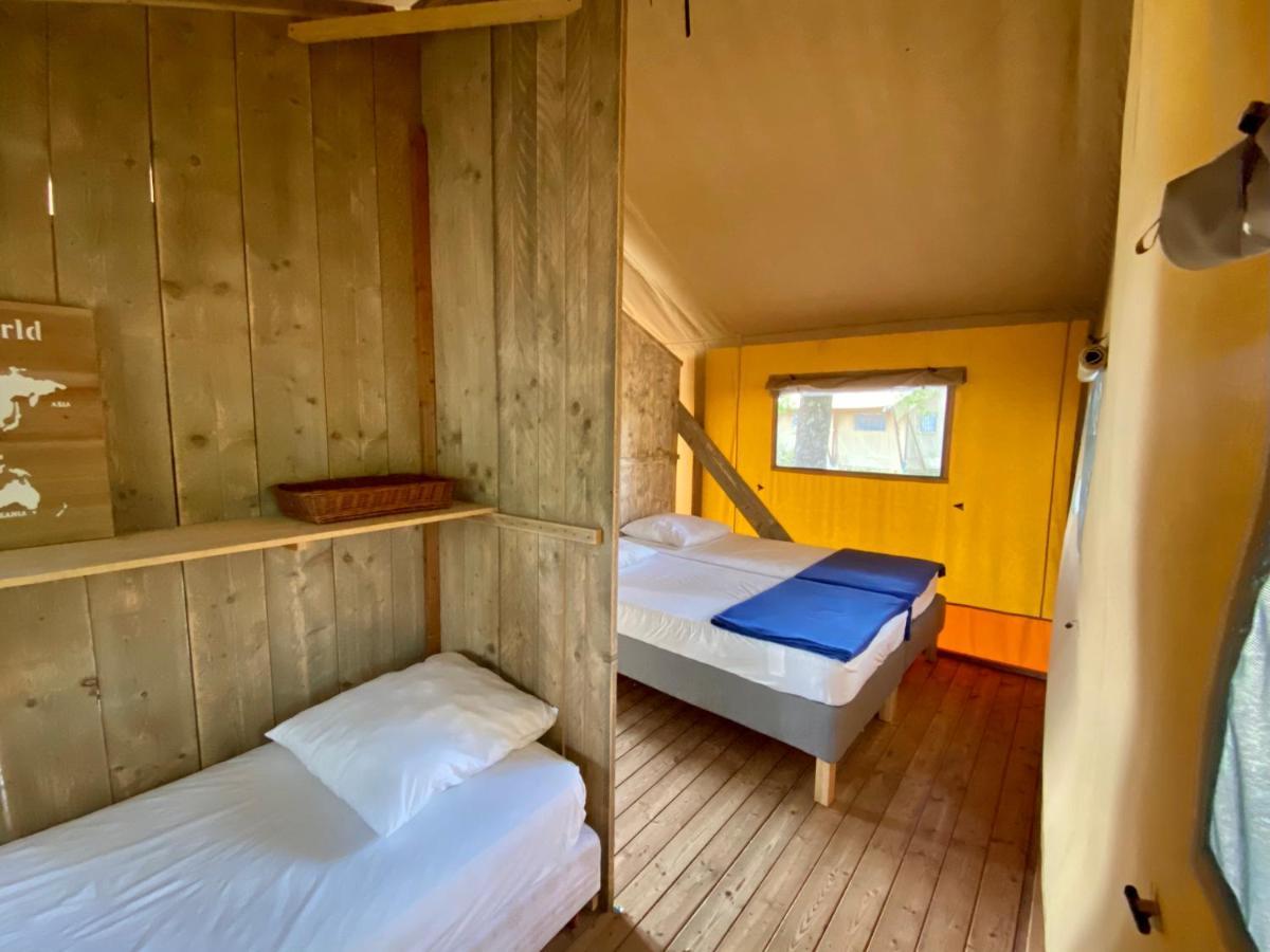 Camping La Kahute - Tente Lodge Au Coeur De La Foret Carcans Esterno foto