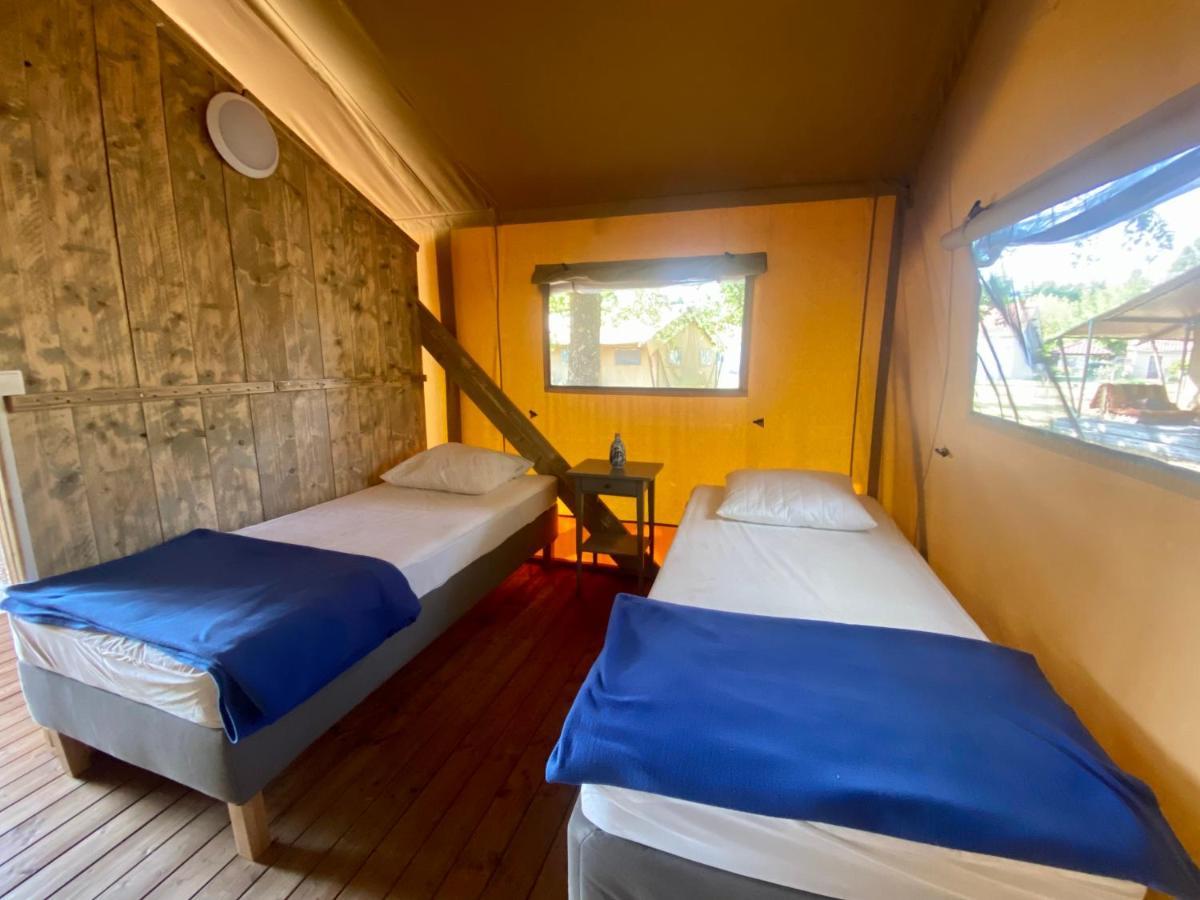 Camping La Kahute - Tente Lodge Au Coeur De La Foret Carcans Esterno foto