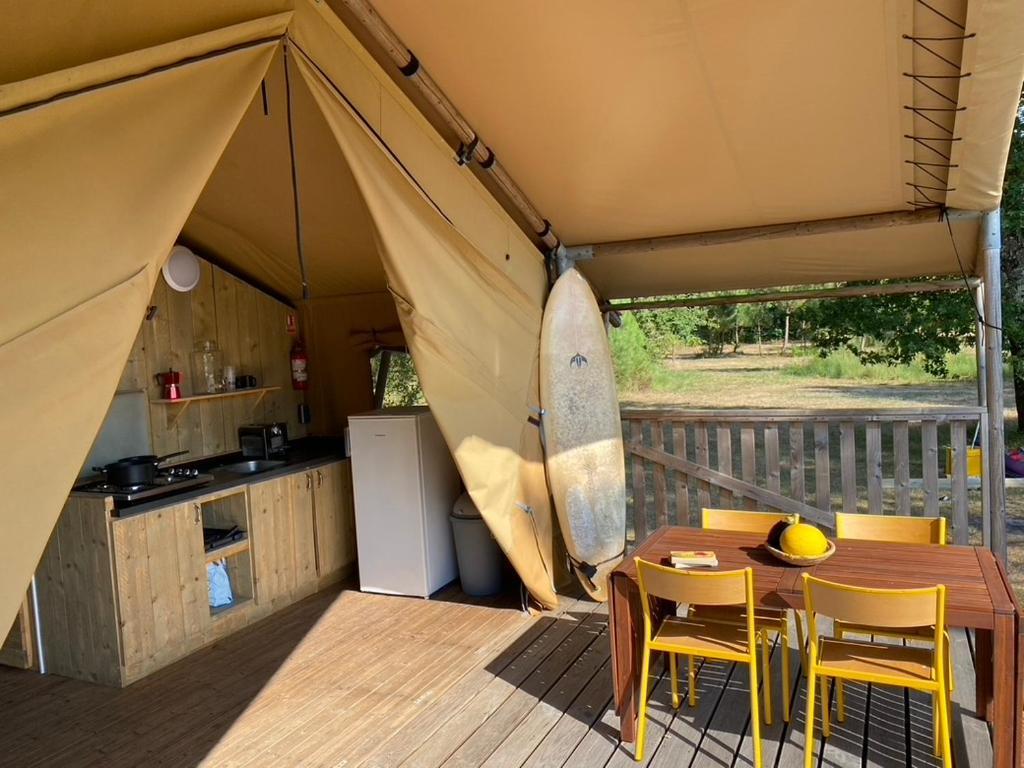 Camping La Kahute - Tente Lodge Au Coeur De La Foret Carcans Esterno foto