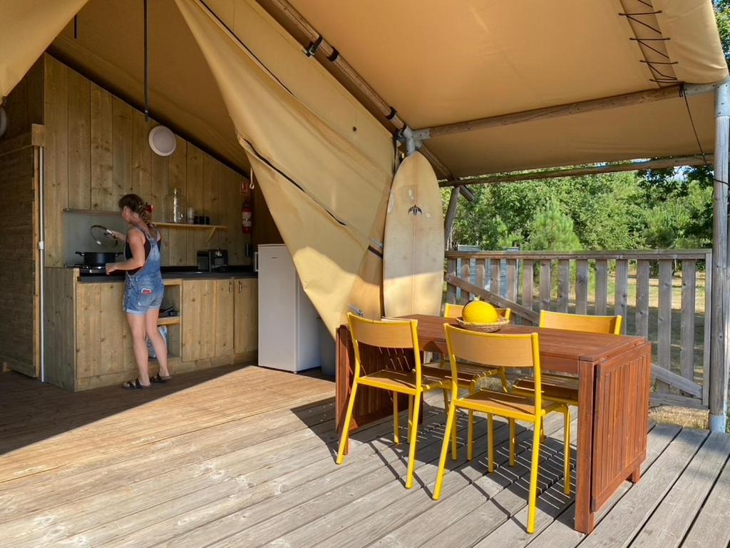 Camping La Kahute - Tente Lodge Au Coeur De La Foret Carcans Esterno foto