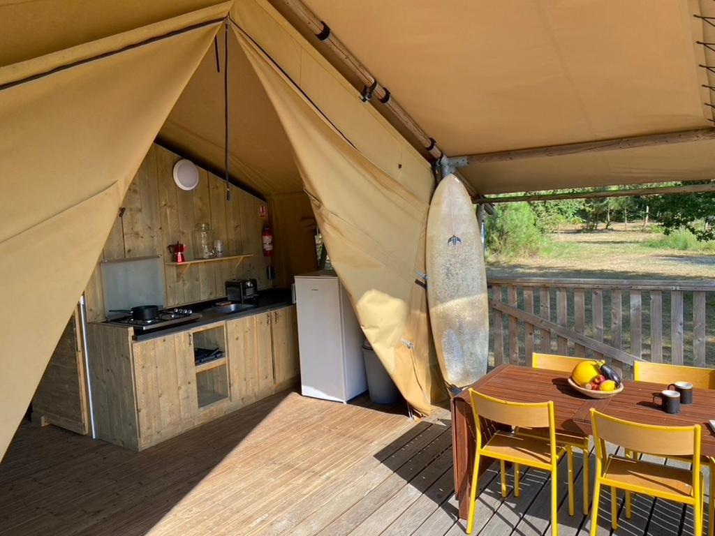 Camping La Kahute - Tente Lodge Au Coeur De La Foret Carcans Esterno foto